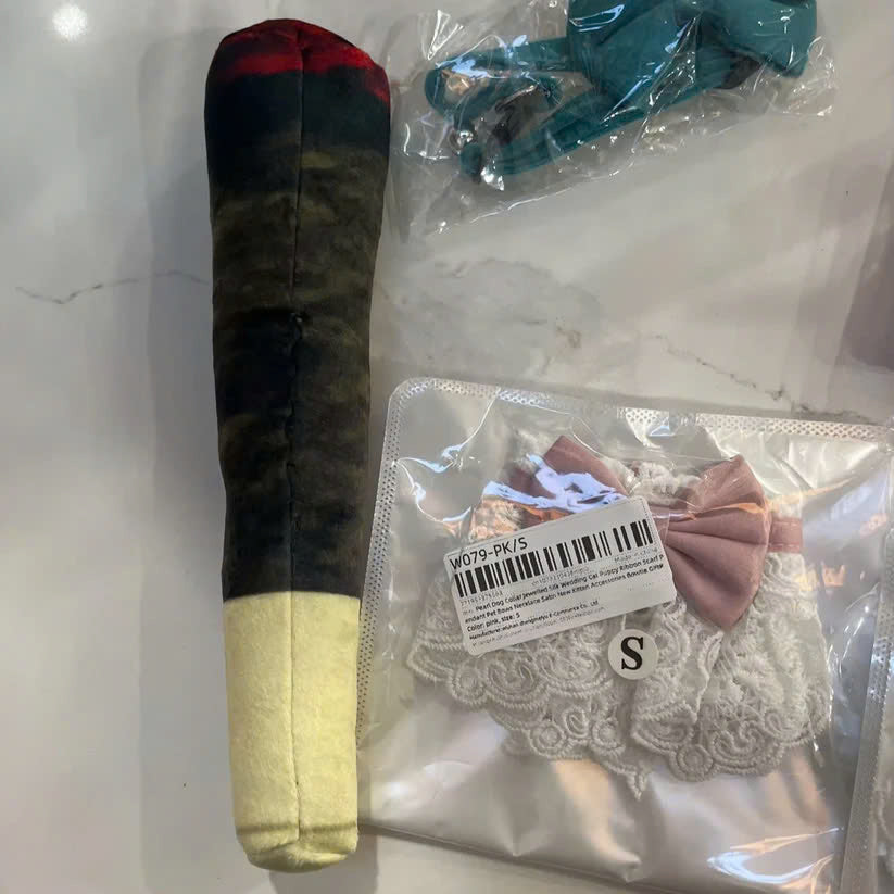 Interactive Cigar Dog Toy (Paw)
